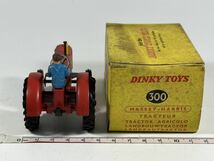 (s204)DINKY TOYS 300 MASSEY-HARRIS TRACTOR ミニカー 当時物 ディンキー_画像3