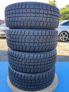 中古タイヤ　 DUNLOP WINTERMAXX 215/60/17　スタッドレス　　4本セット(タイヤは非常に良い状態です