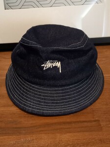 美品　STUSSY Denim バケット　刺繍ロゴ　ハット　HAT ステューシー　bucket Hat インディゴ　ブルー　デニム　帽子　sizeL-XL キャップ　