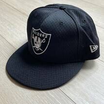 希少《Dead Stock / RAIDERS》90s2000s デッド【 NEW ERA アメリカ製 レイダース キャップ 7 3/8 ビンテージ 】_画像1