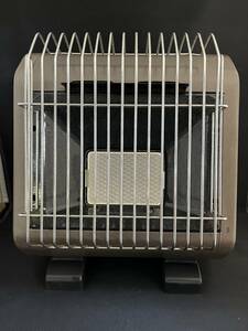 【点火確認済】Iwatani イワタニ　カセットガスストーブ　CB -STV -３　暖房器具　アウトドア　電源不要　緊急時　非常時　中古　美品