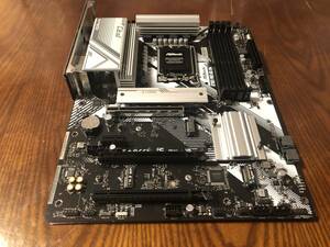 ASRock マザーボード B760M Pro RS/D4 Intel 第12世代/13世代 CPU LGA1700対応 B760チップセット DDR4 Micro ATX 2023 本体のみ