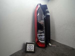 eK cross pace 5AA-B34A left tail lamp M11S45 MQ716684