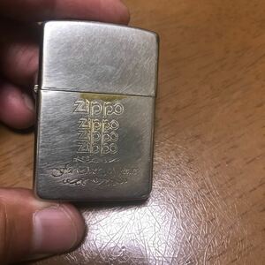 ZIPPO ジッポー 1986年製　イタリック文字　動作不明　現状渡し　劣化　ジャンク扱い