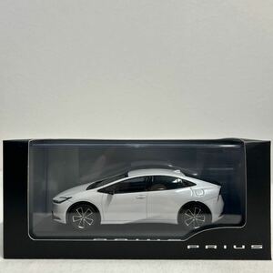 非売品 TOYOTA ディーラー特注 1/30 PRIUS プラチナホワイトパールマイカ カラーサンプル トヨタ 新型プリウス 60系 ミニカー モデルカー