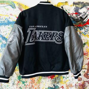 ロサンゼルス・レイカーズ スタジャン ブルゾン バスケ NBA Lakers アウター　秋 冬 上着 メンズ　男性 バスケ 新品未使用