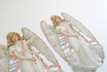 ２枚『幸運の天使＊ クロモス 』フランス アンティーク デコパージュペーパークラフト ドイツ ビンテージ 紙もの 紙 印刷 紙箱 壁紙 羽 雲_画像2