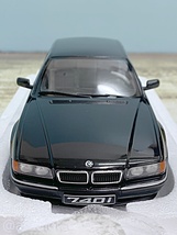 現状品☆BMW 740i E38 1.series 1994 Black-Metallic ミニカー ミニチュアカー 1/18 ダイキャスト KKスケール_画像4