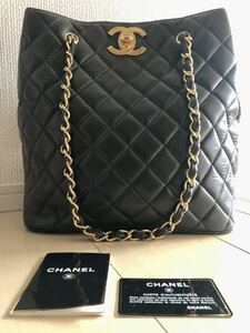 1995年製 CHANEL マトラッセ ラムスキン Wチェーンショルダー バッグ　