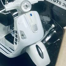 New-Ray × アオシマ スカイネット 1/12 Vespa ベスパ GTS 300 SUPER ホワイト_画像9