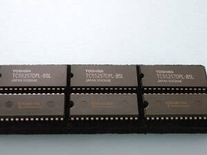 ★ TOSHIBA. HITACHI. STATIC RAM TC55257DPL. 6264BLP8L６個セット 未使用品 A-163★