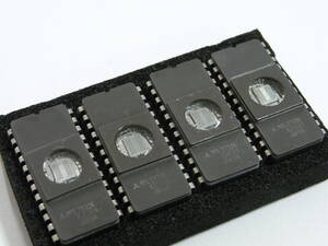 ★ MITSUBISHI . EPROM. M5L2732K ８個セット. 美品 (消去確認済み) A-172 ★