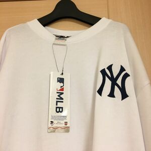 新品　MLB ニューヨークヤンキース　 スウェット トレーナー　ホワイト　L メンズ　レディース　ユニセックス