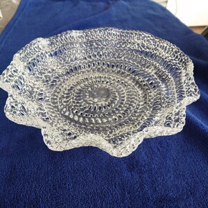 縄文風レトロ ガラス鉢 「ガラス皿　編み目模様　透し彫り」径32cm