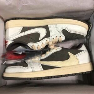 ナイキ　Travis Scott × Nike Air Jordan1 Low 20cmナイキ トラヴィススコット