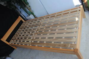 は121.木製ベッド フレームのみ シンプル ドッコ式ベッド 無印用品？ 工具不要 簡単組立