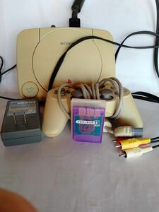 PSone（モニターなし）＋電源＋ケーブル＋コントローラー＋メモリーカード