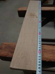 樫の木　かし　No.1206-B　無垢　乾燥材　板（長さ670㎜ｘ幅110㎜ｘ厚み22～25㎜）1枚　木材　DIY　棚板　小物作りに
