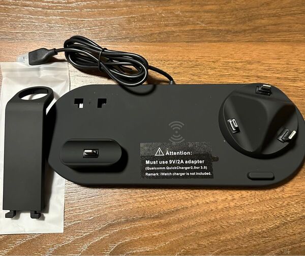 iPhone多機能充電器 (iPhone、Apple Watch、AirPods)