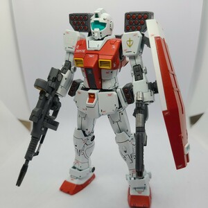 HG 1/144 RGM-79 ジム (ショルダー キャノン装備/ミサイルポッド装備) 塗装済 完成品 ガンプラ 箱付き ガンダム プラモデル オリジン 