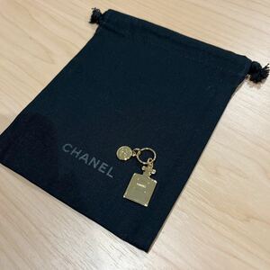 シャネル　チャーム　ボトル　ホリデー　ラッピング　2023 CHANEL クリスマス　No.5 巾着　ポーチ