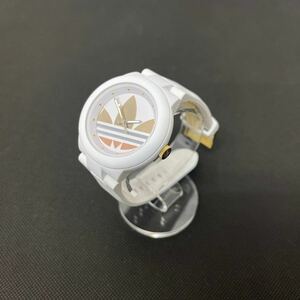 adidas アディダス サンティアゴ ADH9083 クォーツ 白 腕時計 時計 不動品 231223 ◎インボイス対応可◎