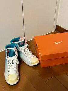 美品 　NIKE AIRTROUPE MID ナイキ　ウィメンズ エアトゥループ 　24cm スニーカー ダンス シューズ