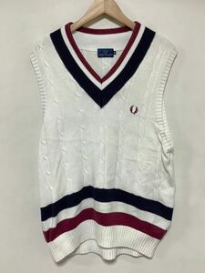 む1265 FRED PERRY フレッドペリー ニットベスト M ホワイト ケーブルニット 日本製