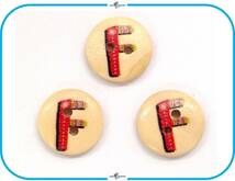 E241 【 F 】 アルファベット ウッド ボタン クリスマス 2ホール 3個セット ハンドメイド 材料 イニシャル パーツ 海外インポート 飾り素材_画像1