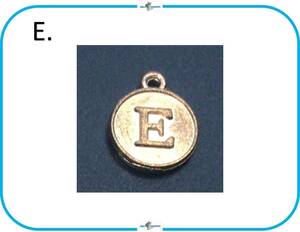 E259 E アルファベット チャーム E ゴールド メダル コイン 12mm ハンドメイド 材料 アクセサリー パーツ イニシャル デザイン オシャレ