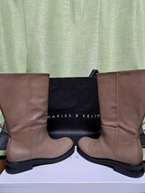 〈中古〉CHARLES&KEITH　アンクルブーツ　ミドルブーツ　スリッポン　Taupe　トープ　サイズ/39/25.0cm　レディース　大きいサイズ_画像4