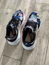 adidas 美品　23cm 軽量　ランニングシューズ　厚底　華やかな色目_画像10