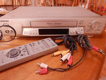 ■SONY ビデオカセットレコーダー SLV-R555 2001年製造 VHS ビデオデッキ リモコン付 10円スタート格安売り切り_画像1