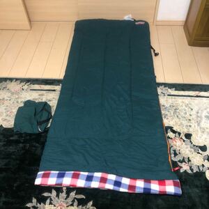 Coleman フリースEZキャリースリーピングバッグ品番2000026649 サイズ：約84 X 190 cm 重量：2kg 快適温度：5度以上 コールマン寝袋 