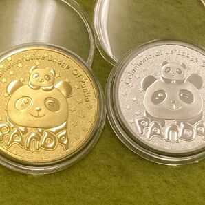 中国　パンダ記念章　メダル　金色・銀色　2枚セット