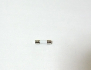 セラミック管ヒューズφ5mm×20mm 250V 1A 5個セット（スローブロー、新品）