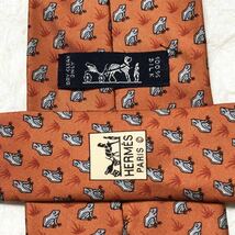 ■美品■HERMES エルメス　ネクタイ　草原のカエル　総柄　シルク100% フランス製　オレンジ_画像6