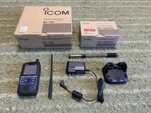 ICOM ID-52、急速充電器（ICOM BC-202IP2）、ロッドアンテナ（第一電波工業 SRH770）セット_画像1