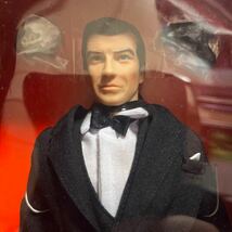 トゥモロー・ネバー・ダイ　007 ジェームス・ボンド　メディコムトイ 1/6 ピアース・ブロスナン_画像2