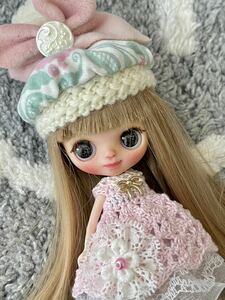 カスタム　プチブライス ピンクのニットワンピース付き　Custom Blythe 