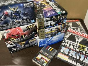 組立済！半組立！ジャンク品有り！ガンプラ色々まとめ売！　ガンダムマーカーとアクションベース2個付き！ガンプラ プラモデル 