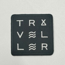 C-12【 アイロンワッペン 】 トラベラー traveler モノトーン アウトドア patch パッチ ワッペン アイロンワッペン 【 刺繍ワッペン 】_画像1