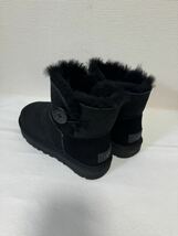 在庫処分　アグUGG　ミニ　ベイリー ボタン　　US（6）-23cm 並行輸入品　訳あり(箱無し)ブラック_画像1