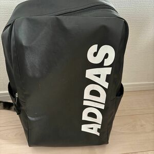 adidasリュック