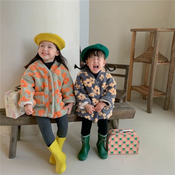 【特別限定価格】韓国子供服　フラワーボアアウター