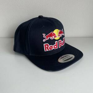 新品　Red bull レッドブル キャップ　ビッグロゴ スナップバックキャップ　調節可能　男女兼用　ネイビー　帽子