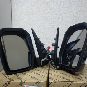 200系 ハイエース 6型ミラー カバーなし 事故車両からの部品取り ジャンク品 匿名配送! 1円スタート