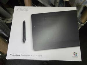 wacom Intuos Pro medium ペンタブ PTH-651 ペンタブレット ワコム