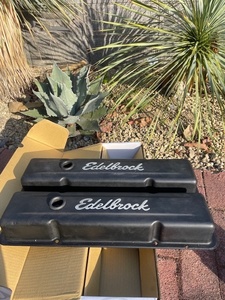 エーデルブロック Edelbrock バルブカバー＋ガスケットのセット スモールブロック サイドボルト