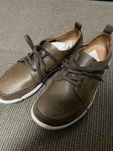 ☆Clarks クラークス トライフライレース☆レザースニーカー☆25.5cm